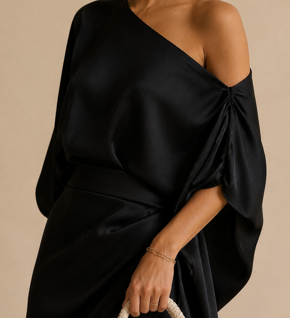 Lisa | Off-shoulder-toppi ja istuvat housut